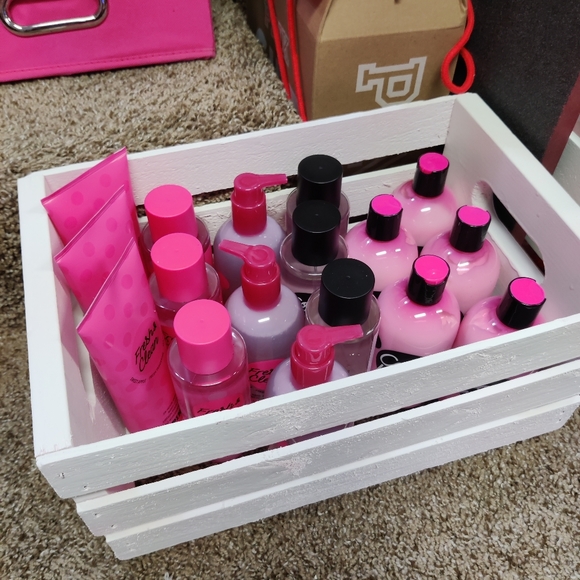 Kristin @2ndChanceBargains - Picture 3 of 5